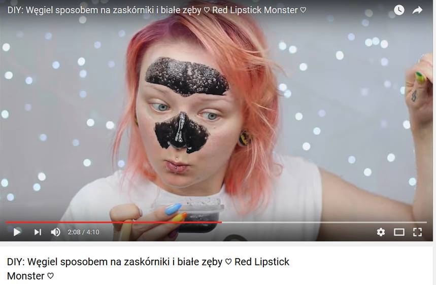 Red Lipstick Monster pokazuje, jak domowym sposobem oczyścić twarz