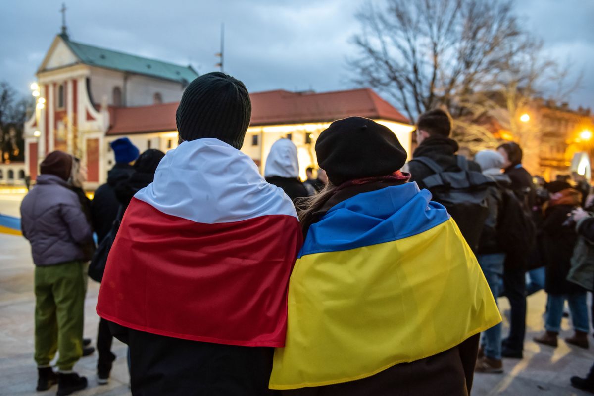Polacy na masową skalę pokazują solidarność z Ukrainą i Ukraińcami 
