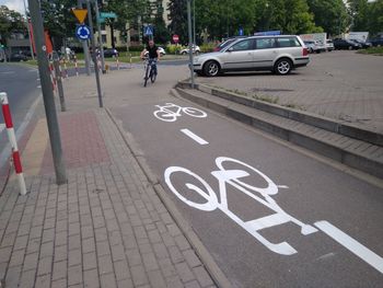 Białystok: Rowerzyści "łatają" dziury w sieci ścieżek. Korzystają z Budżetu Obywatelskiego