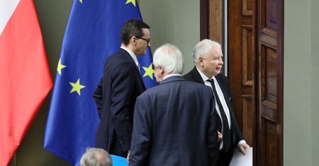 PiS straci władzę? Opozycja triumfuje w nowym sondażu