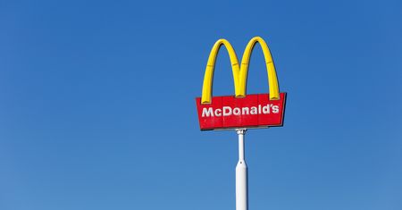 Wszystkich Świętych 2022. Czy McDonald's jest otwarty?