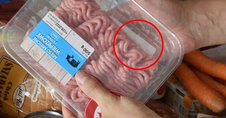 Nie kupuj, jeśli jej nie ma. Pełni ważną funkcję