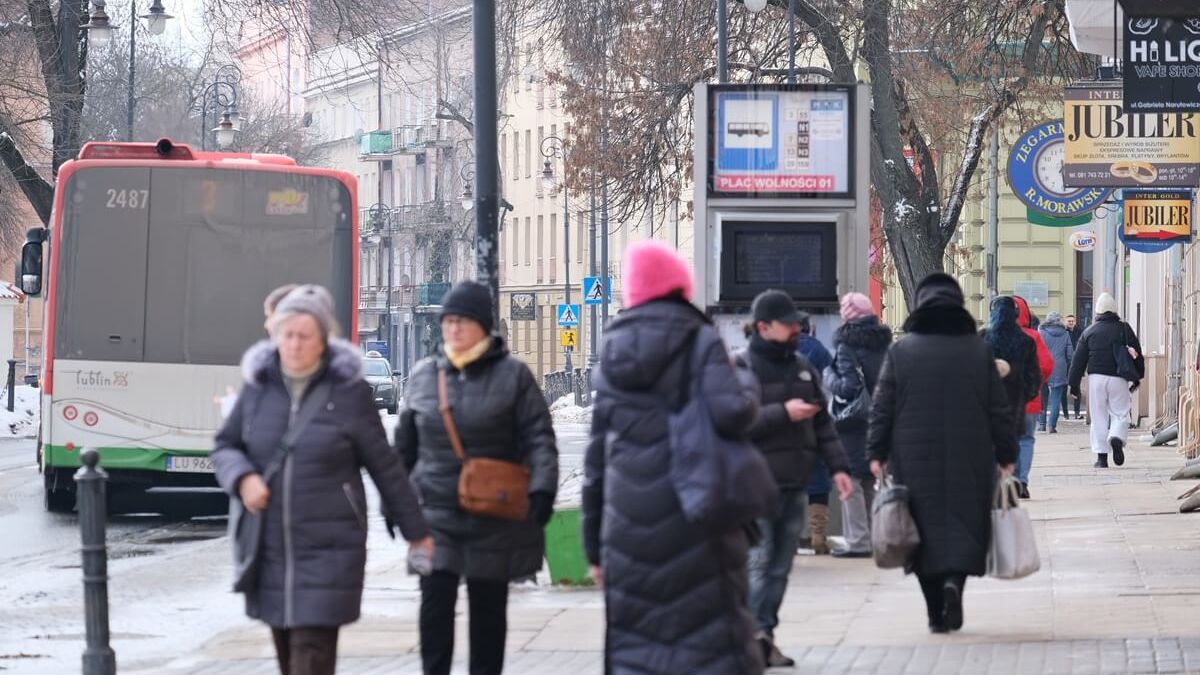Przystanek Plac Wolności 01 przy ul. Narutowicza