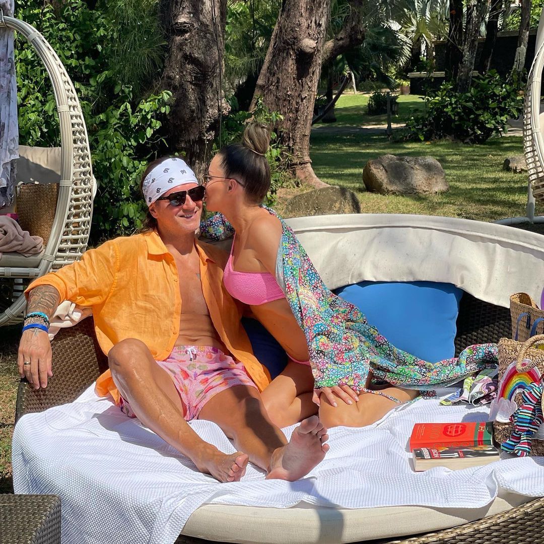 Małgorzata Rozenek i Radosław Majdan pluskają się w oceanie