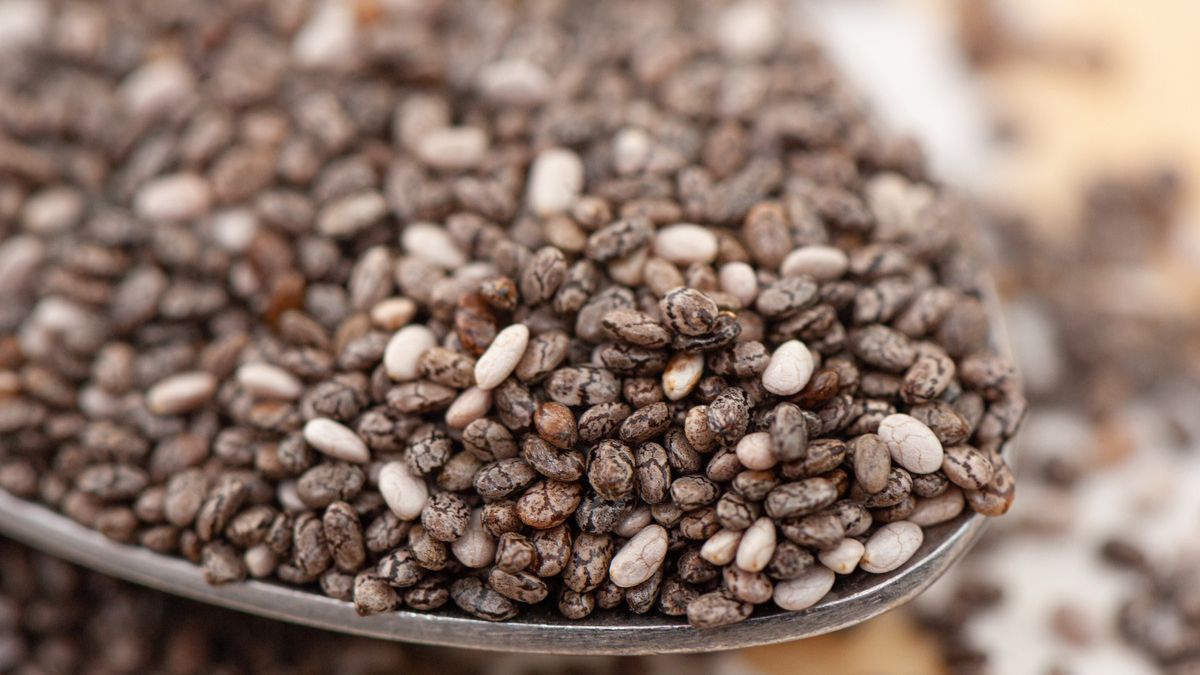 Nasion chia na łyżce