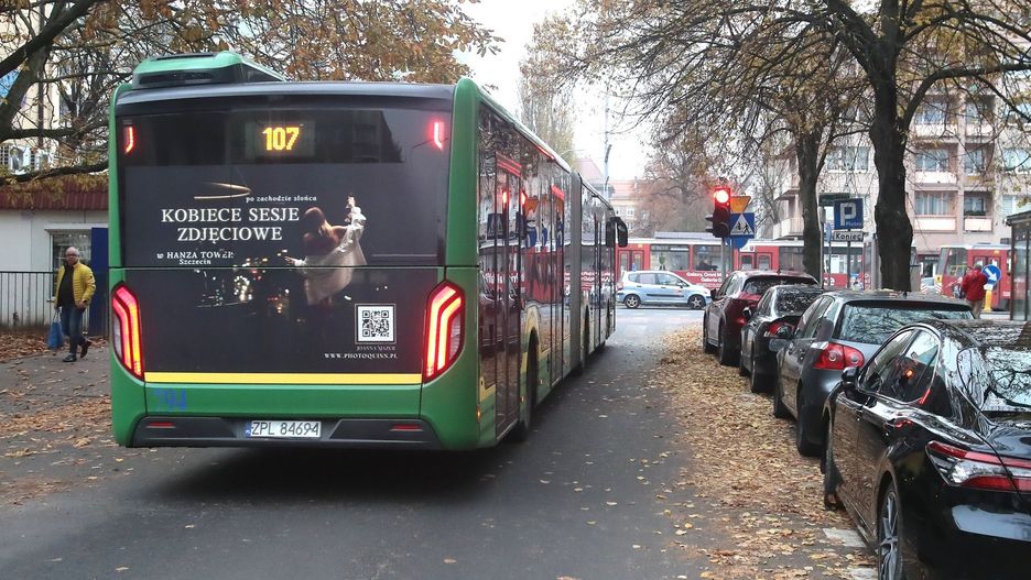 Mieszkańcy ul. Mazowieckiej narzekają na uciążliwe sąsiedztwo związane z pętlą autobusową