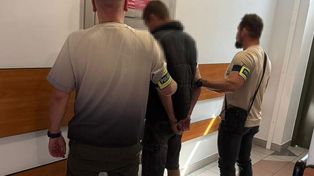 Zaatakowali Ukraińca w parku. Dwaj mężczyźni aresztowani za rozbój