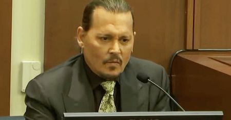 Depp zeznaje. "Przemoc słowna była gorsza od bicia"