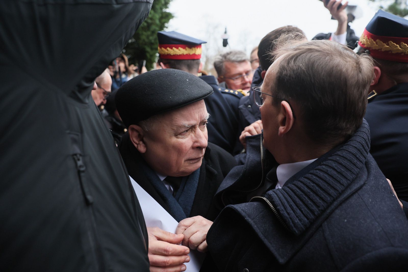 Kamiński i Wąsik próbowali wejść do Sejmu. Dantejskie sceny