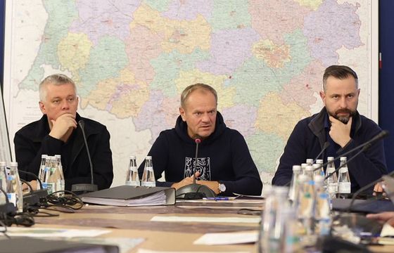Donald Tusk i sztaby kryzysowe o powodzi. Jak oceniają to PR-owcy