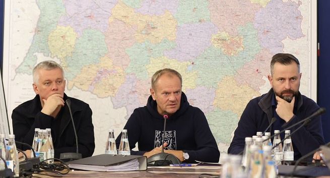 Donald Tusk i sztaby kryzysowe o powodzi. Jak oceniają to PR-owcy