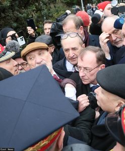 Gorszące sceny przed Sejmem. Kamiński i Wąsik próbowali wejść