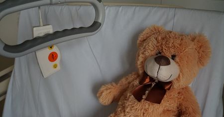 Tychy. Półtoraroczny chłopiec raniony nożem. Nowe informacje