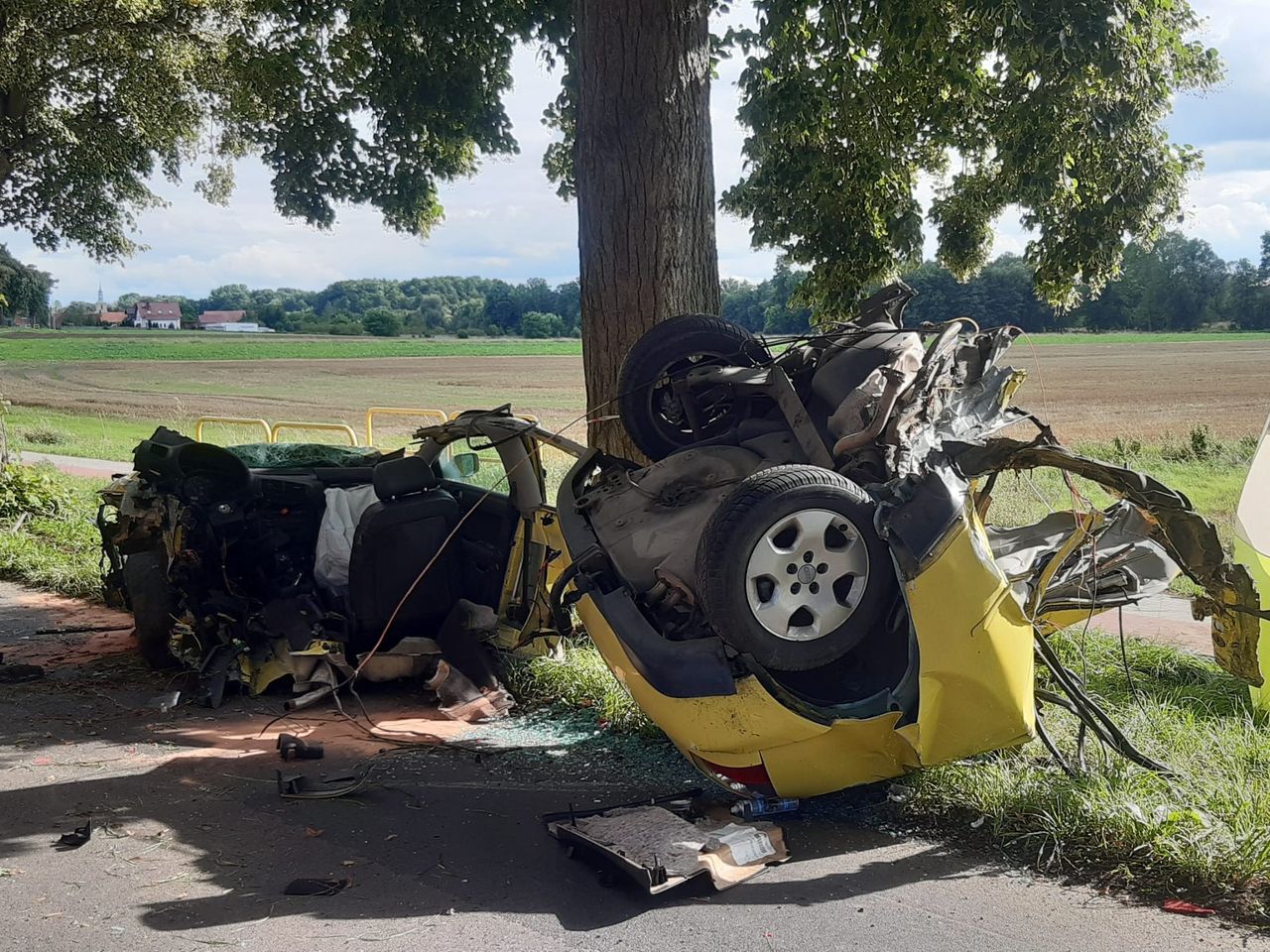 Tragedia w województwie lubuskim. Audi zostało rozerwane na pół