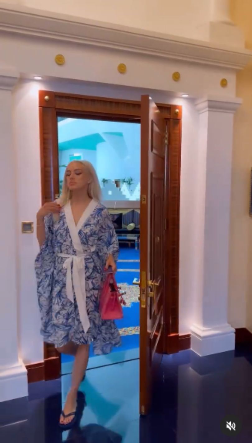 Tak Caroline Derpienski mieszkała w Dubaju. Hotel robi wrażenie