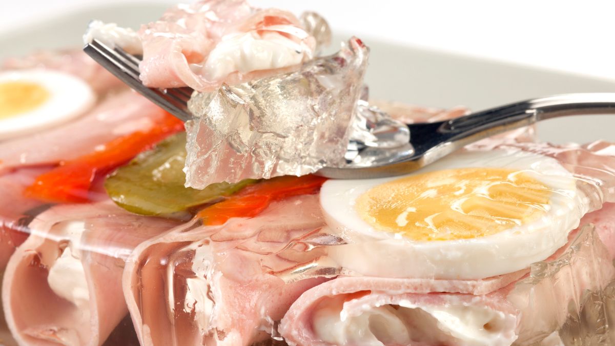 Szynka w galarecie na Wielkanoc - sprawdzony pomysł na smaczną przekąskę