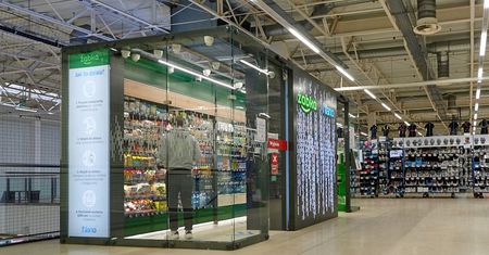 W Polsce jest 25 takich Żabek. W środku można się zdziwić