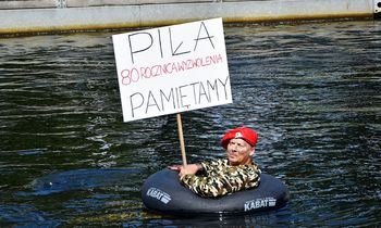Piła: Dętkospływ 2025. 30 osób pokonało odcinek rzeki Gwdy na dętkach