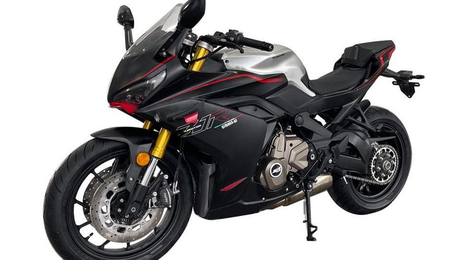 Sportowy motocykl QJmotor