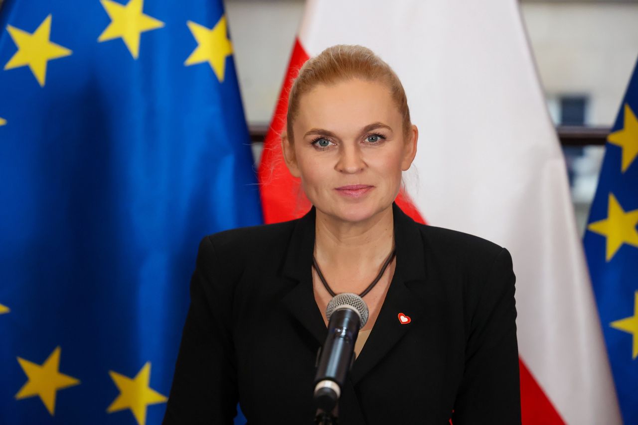 Podwyżki dla nauczycieli. Nowa ministra zapowiada, kiedy będą przelewy