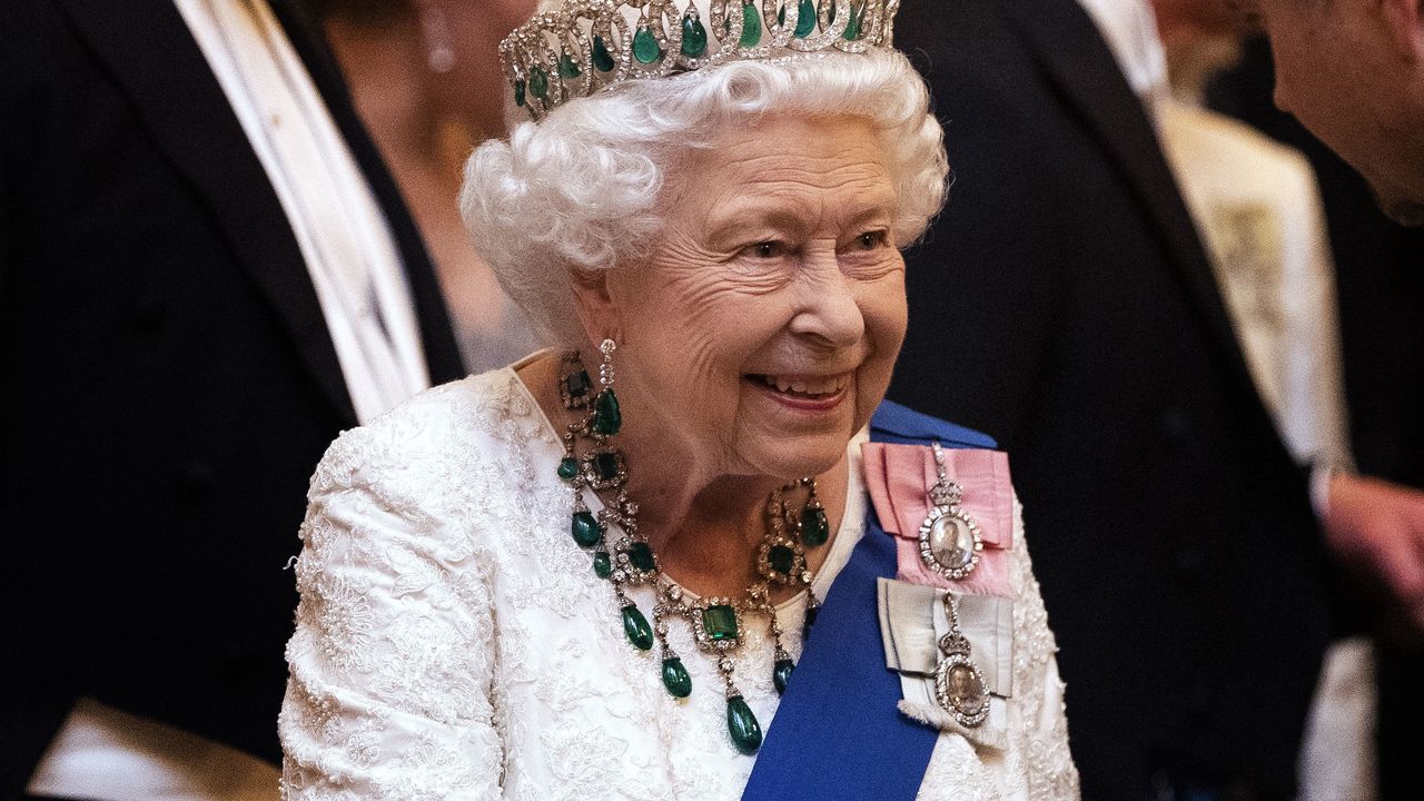 Elżbieta II spoczęła w zamku w Windsorze. "Znowu razem"