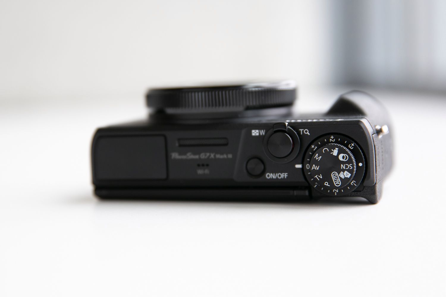 Canon Powershot G7X Mark III - aparat do vlogów, który mieści się w kieszeni 8
