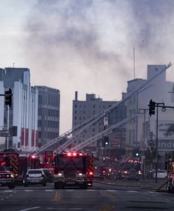Wybuch w centrum Los Angeles. Ranni strażacy
