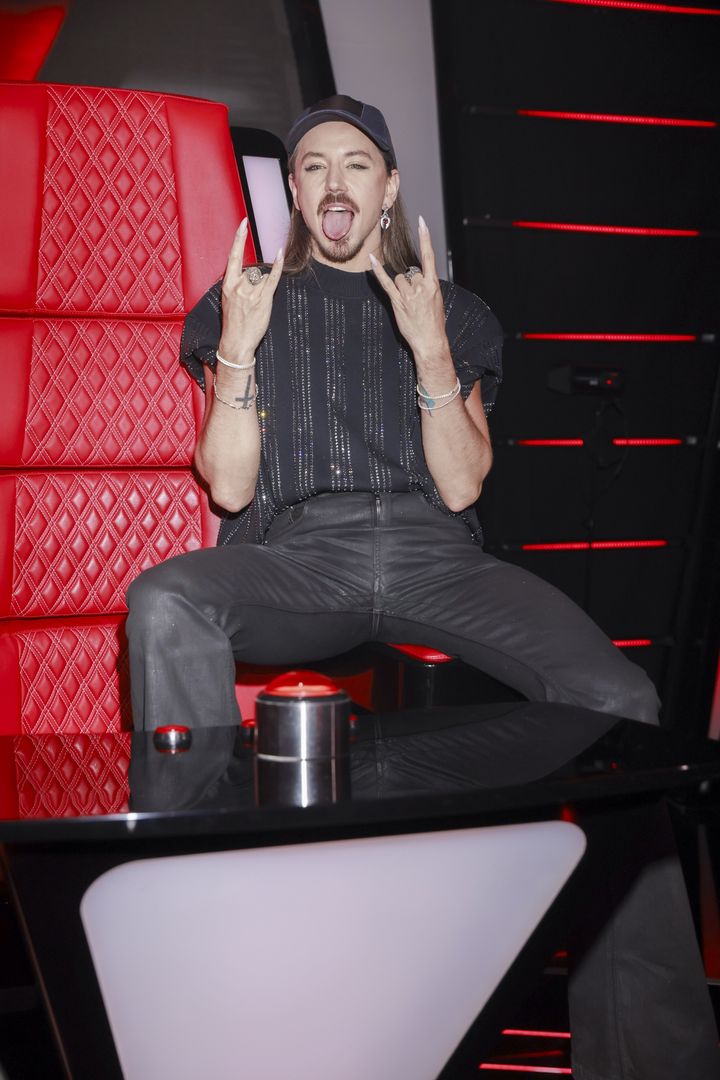 Michał Szpak na planie "The Voice of Poland"