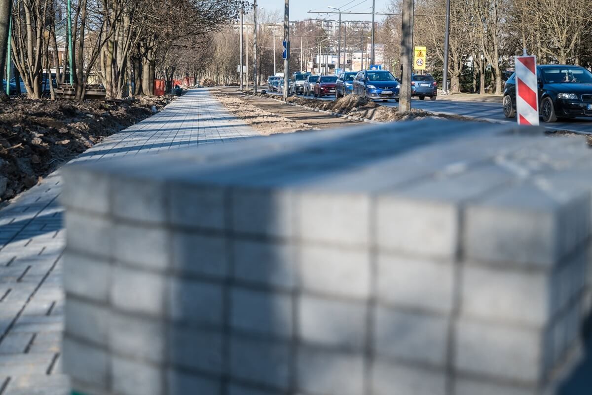 Budowa nowych chodników i ścieżki rowerowej wzdłuż ul. Diamentowej w Lublinie