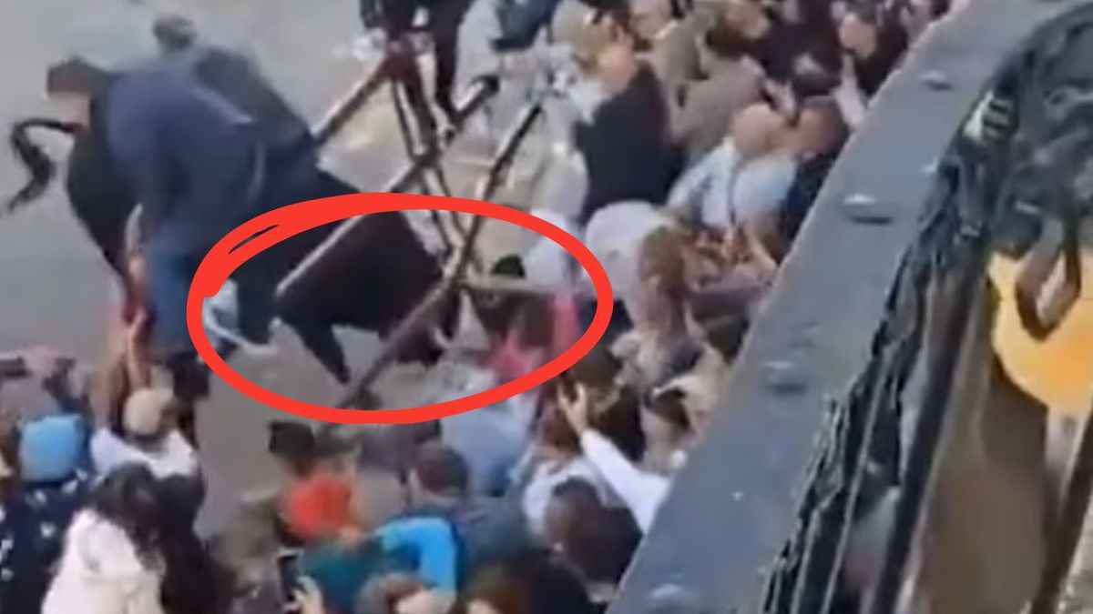 Dramatyczne chwile na festiwalu w Hiszpanii: byk zaatakował dzie