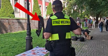 To nie fotomontaż. Taki widok w parku. Aż przyjechali strażnicy
