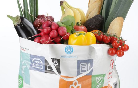 Kaufland wycofa ze sprzedaży plastikowe naczynia jednorazowe