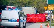 Tragedia pod Jarocinem. Nie żyje kobieta potrącona przez ciężarówkę