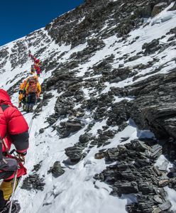 Ewakuacja spod Mount Everestu. Setki osób utknęło na zboczu góry