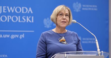 Chciała w szkołach portretów Jana Pawła II. Dwie twarze kurator Barbary Nowak
