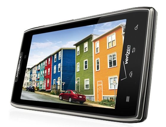 Motorola RAZR MAXX smartfon poziomo