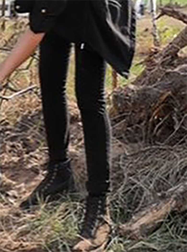 Agata Duda w czarnych spodniach