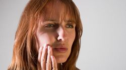 Pojawia się na twarzy. Ostrzega, że wątroba wysiada