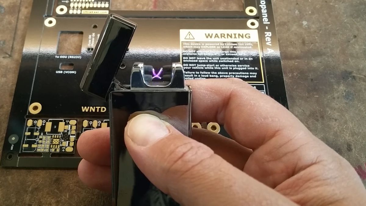 Muzyka z elektrycznej zapalniczki: "Marsz imperialny" grany bez głośnika! Jak to możliwe? 1