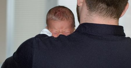 Rekordowa liczba ojców na urlopach rodzicielskich. Zmiany widać w statystykach