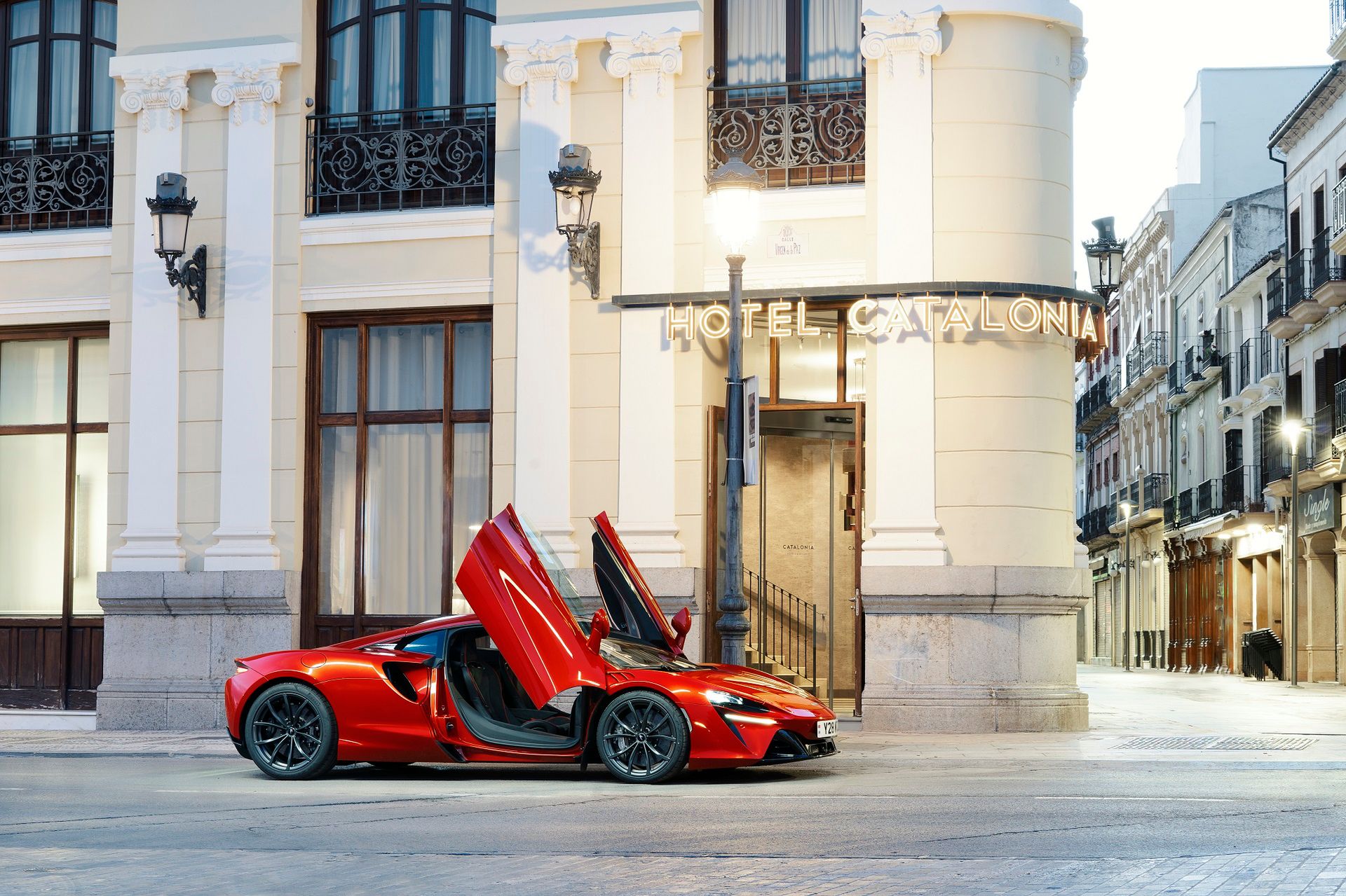 McLaren Artura (2022)
