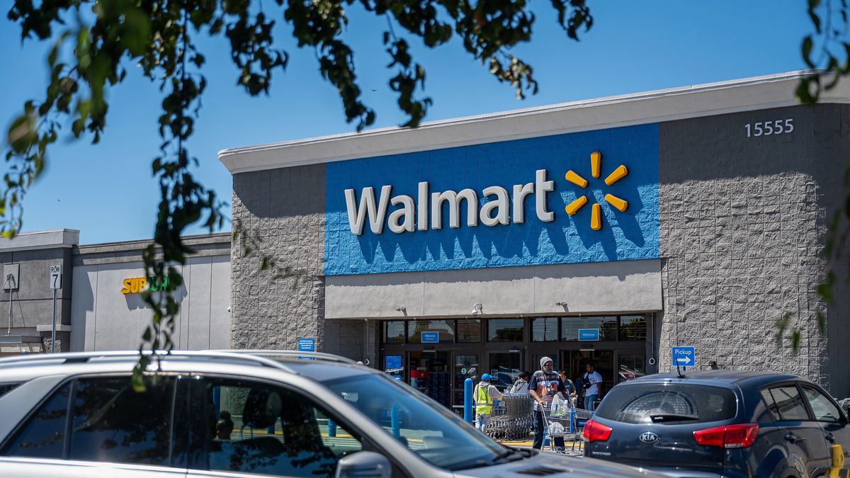 A Walmart store in San Leandro, California, US, on Tuesday, Aug. 19, 2025. Walmart Inc. is scheduled to release earnings figures on August 21. Photographer: David Paul Morris/Bloomberg via Getty Images
