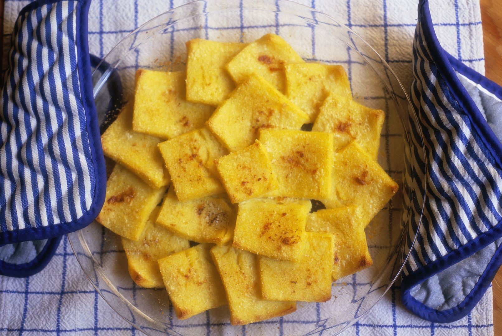 Polenta to włoska potrawa z mąki kukurydzianej
