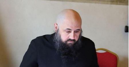 Ksiądz przewiduje zmiany w maturach. "O co zakład?"