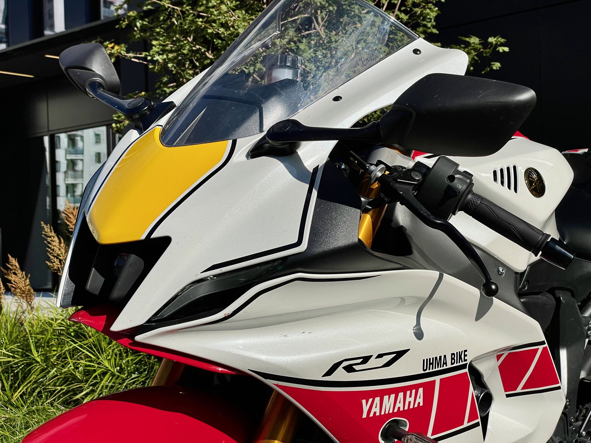 Yamaha R7