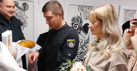Alarm bombowy im nie przeszkodził. Ukraińcy wzięli ślub w bunkrze