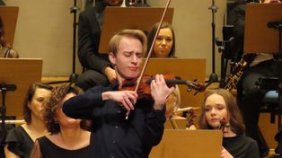 Zielona Góra: Wojciech Niedziółka wykonał koncert skrzypcowy