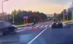 50-latek zginął na pasach. Świadek walczył o jego życie. "Udzielałem pierwszej pomocy"