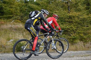 Wyścig rowerowy na popularnych trasach w Górach Izerskich. Utrudnienia dla turystów i rowerzystów. Sprawdźcie, gdzie uważać 7 czerwca