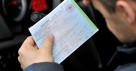 Płacenie kartą za mandaty: prezydent podpisał ustawę
